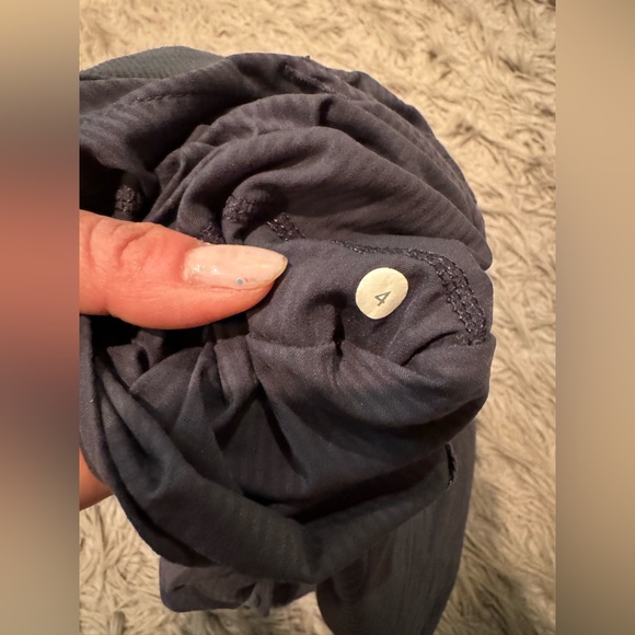 Lululemon capri pants workout with pockets size 4 gray - Picture 3 of 5